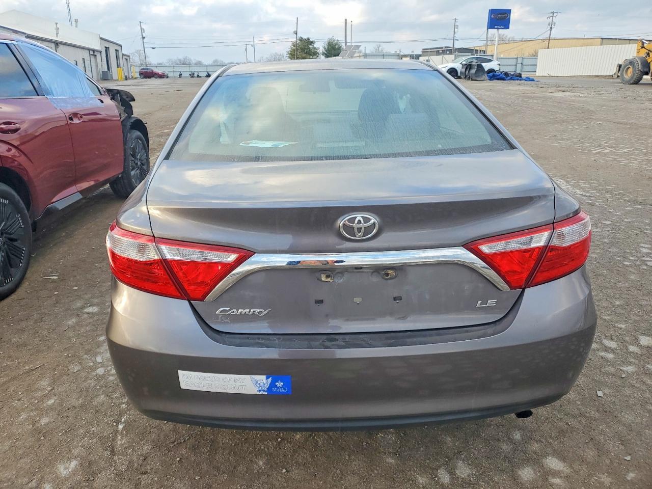 2017 TOYOTA CAMRY LE photo 6