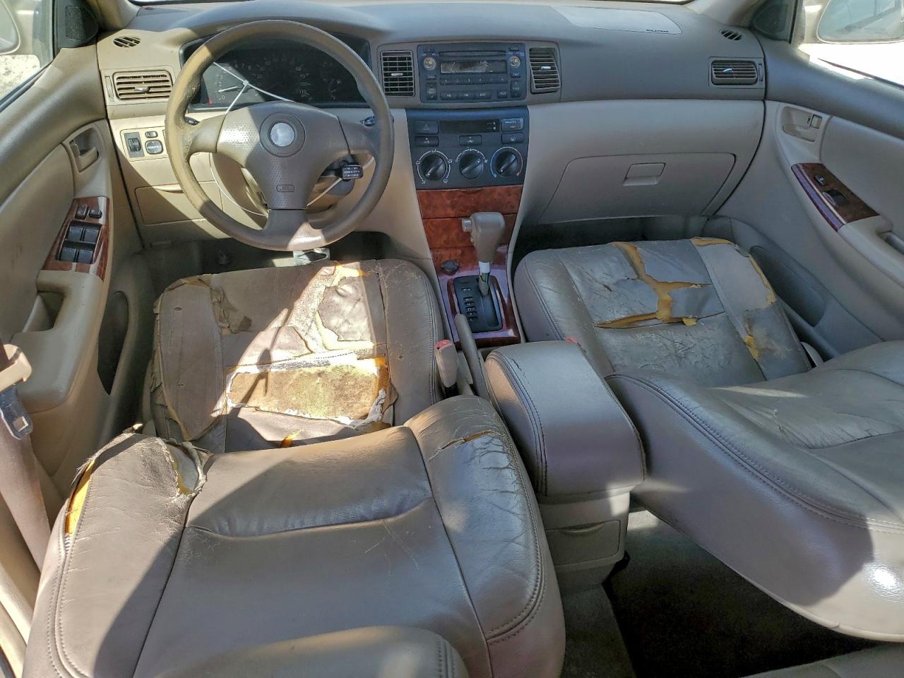 2005 TOYOTA COROLLA CE photo 8