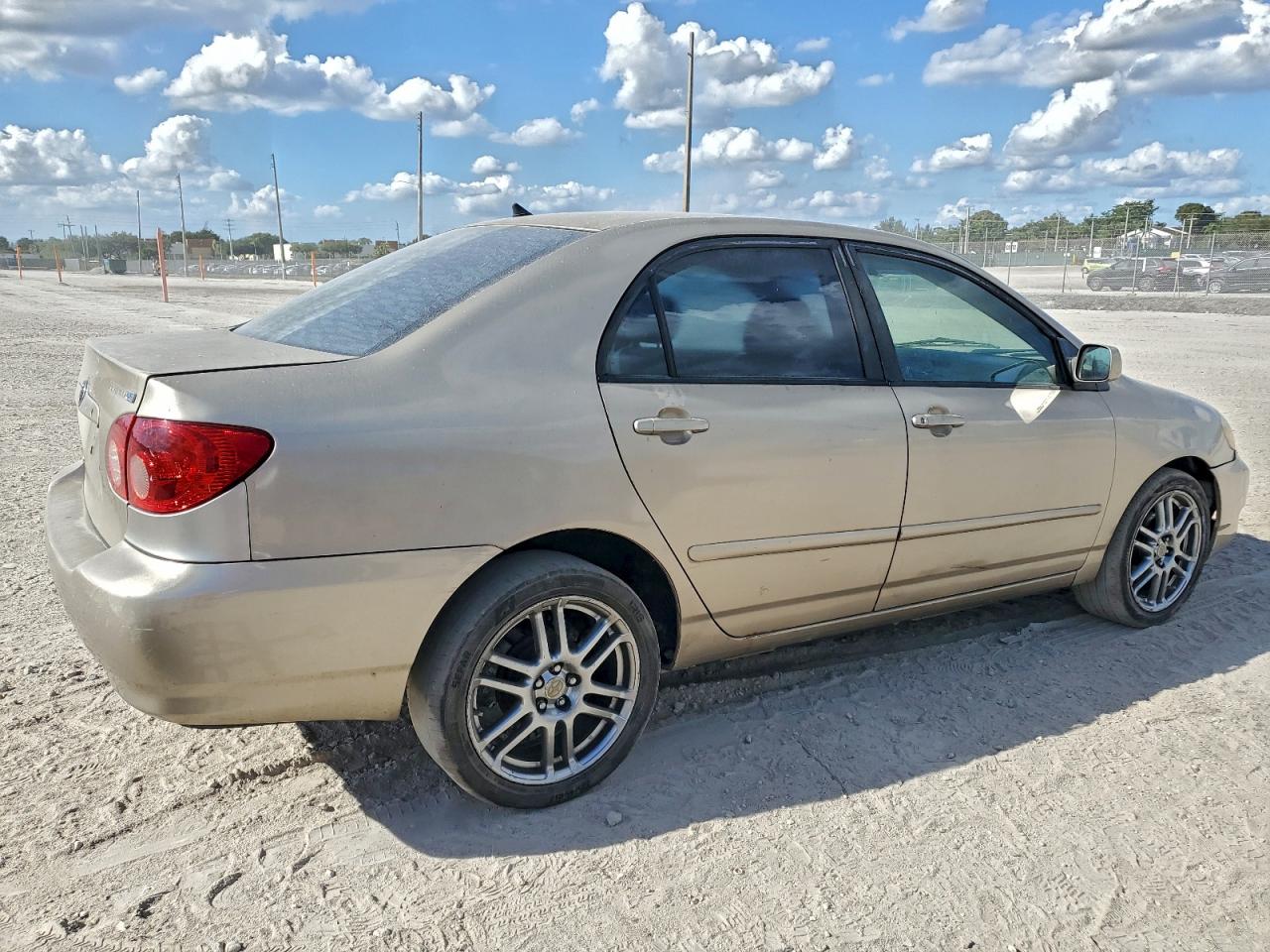 2005 TOYOTA COROLLA CE photo 3