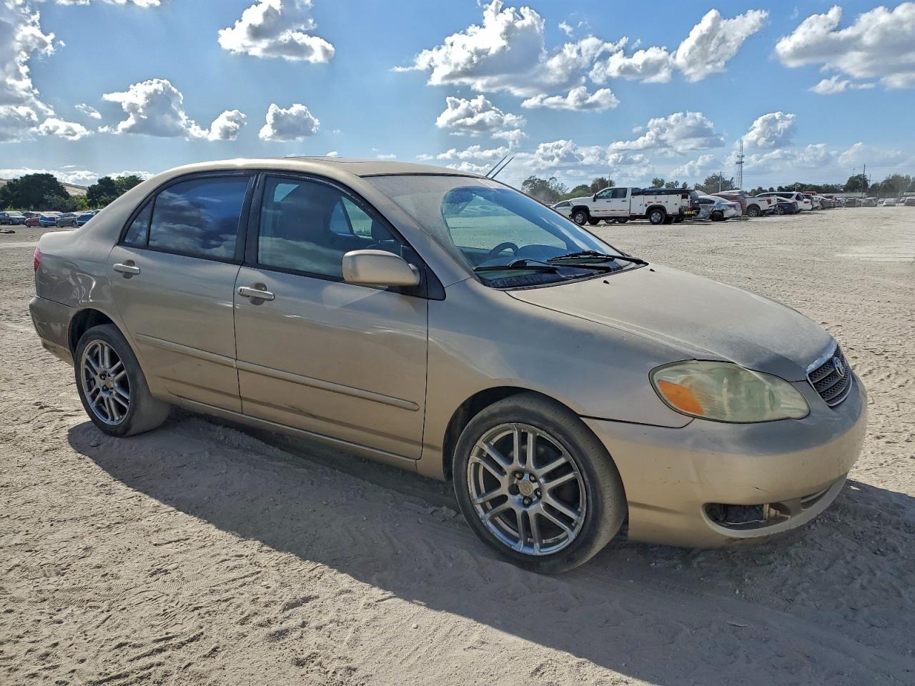 2005 TOYOTA COROLLA CE photo 4
