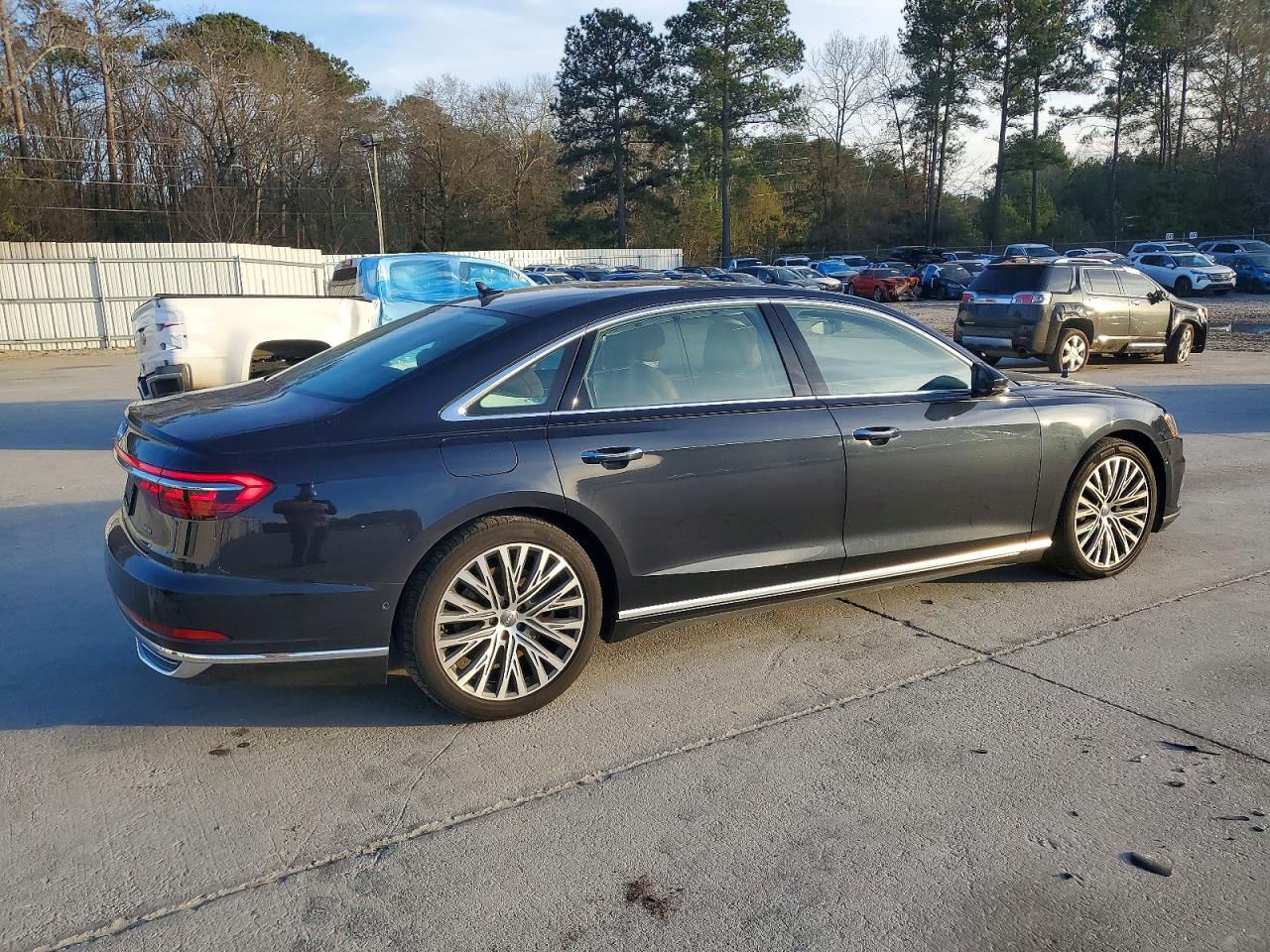 2019 AUDI A8 L photo 3