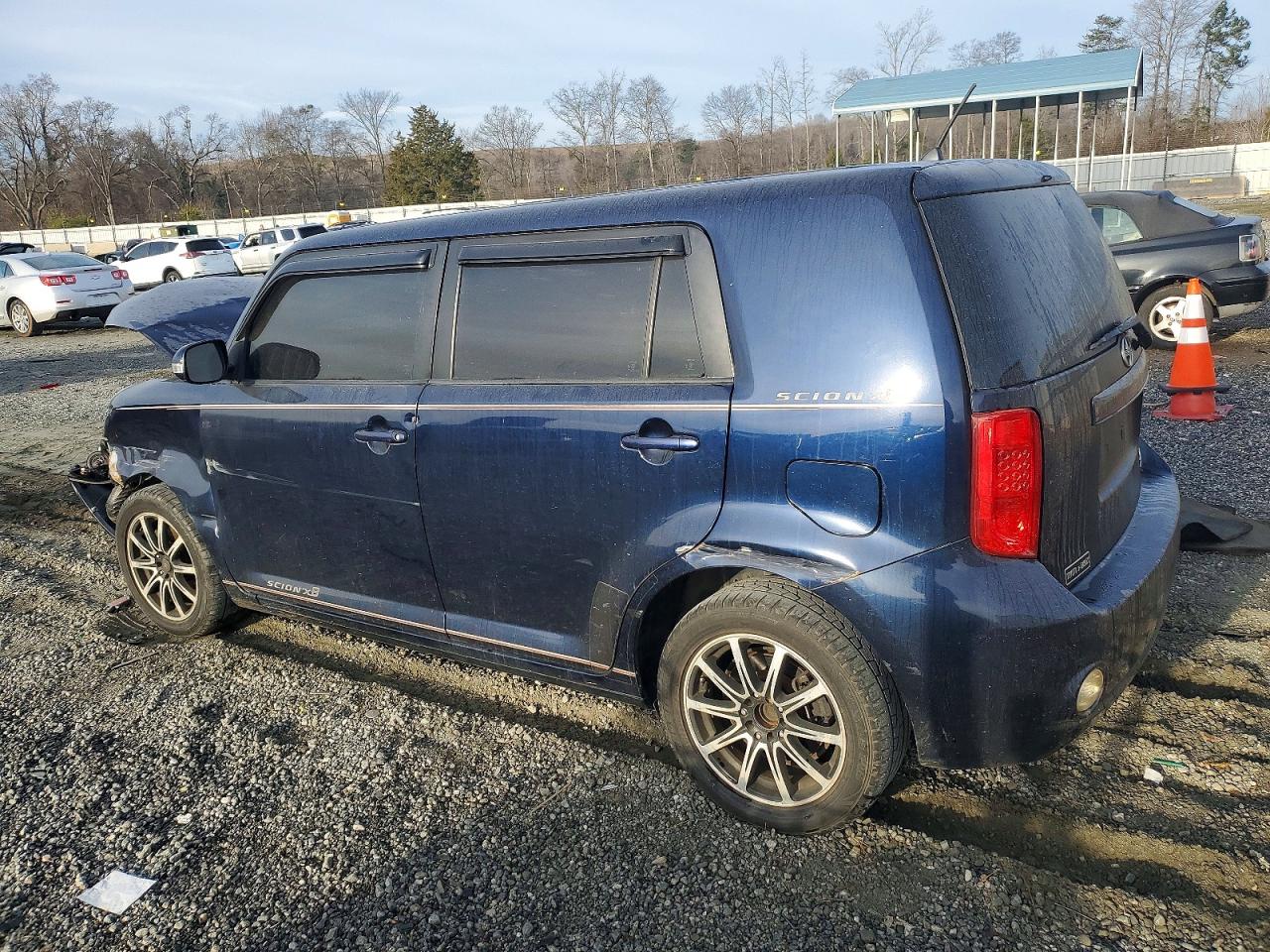 2008 TOYOTA SCION XB photo 2