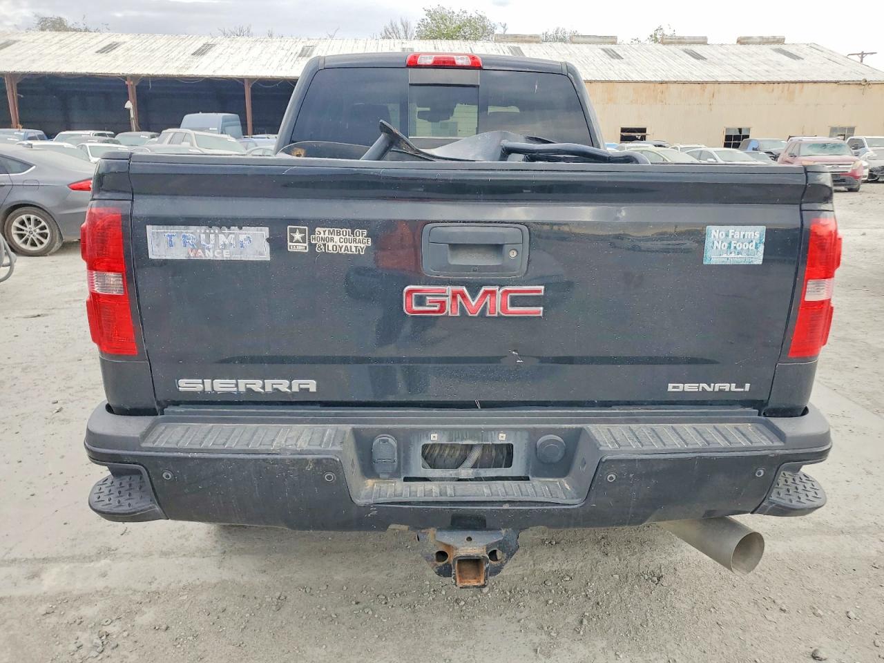 2019 GMC SIERRA K2500 DENALI photo 16