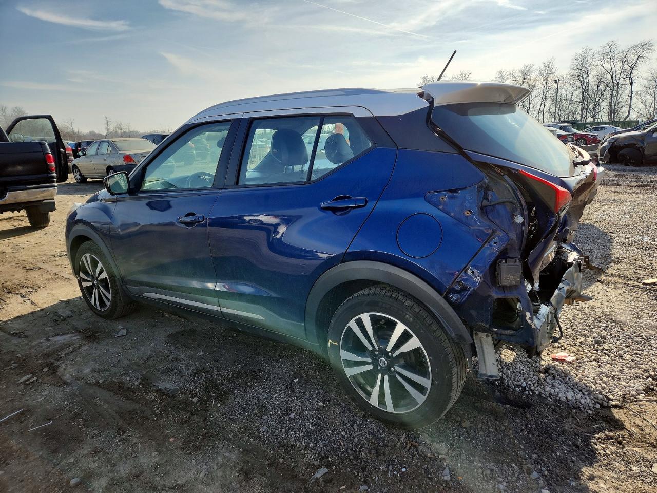 2019 NISSAN KICKS S photo 2