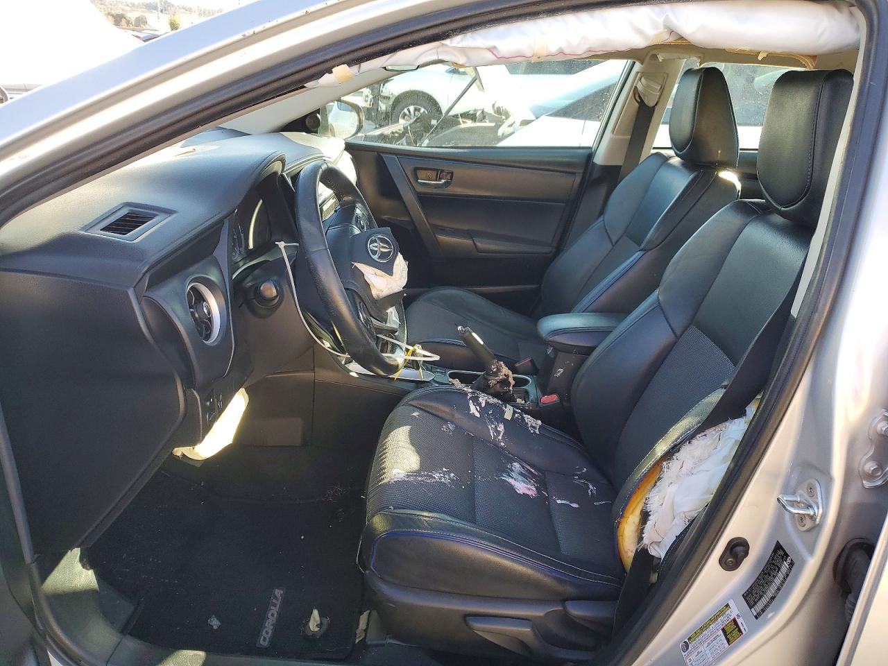 2019 TOYOTA COROLLA L photo 7