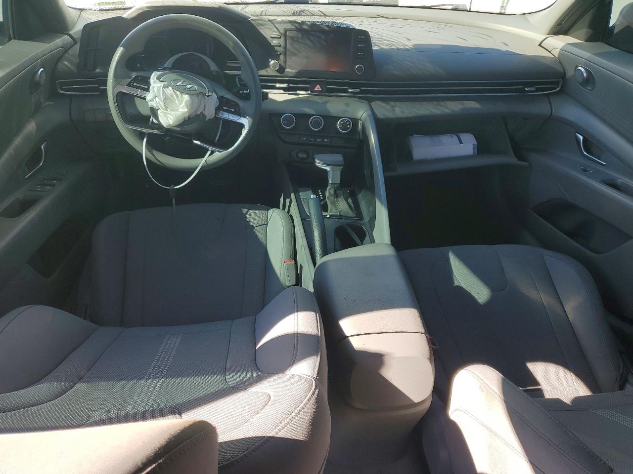 2021 HYUNDAI ELANTRA SE photo 8