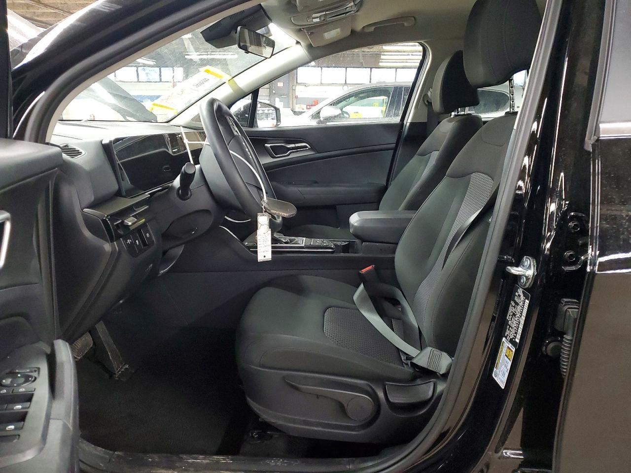 2026 KIA SPORTAGE LX photo 7