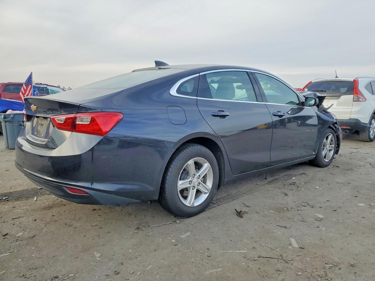 2023 CHEVROLET MALIBU LS photo 3