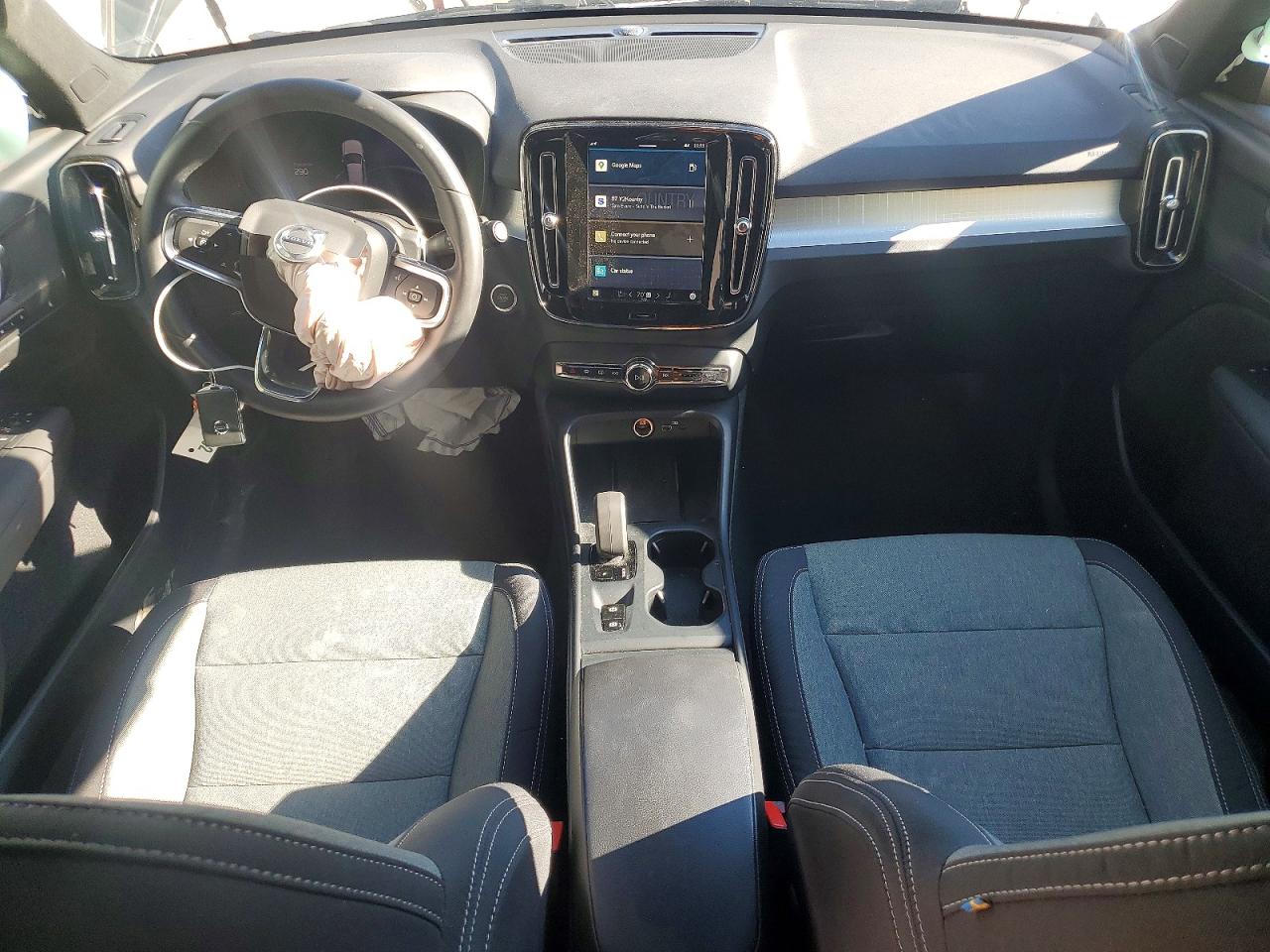 2024 VOLVO XC40 CORE photo 8