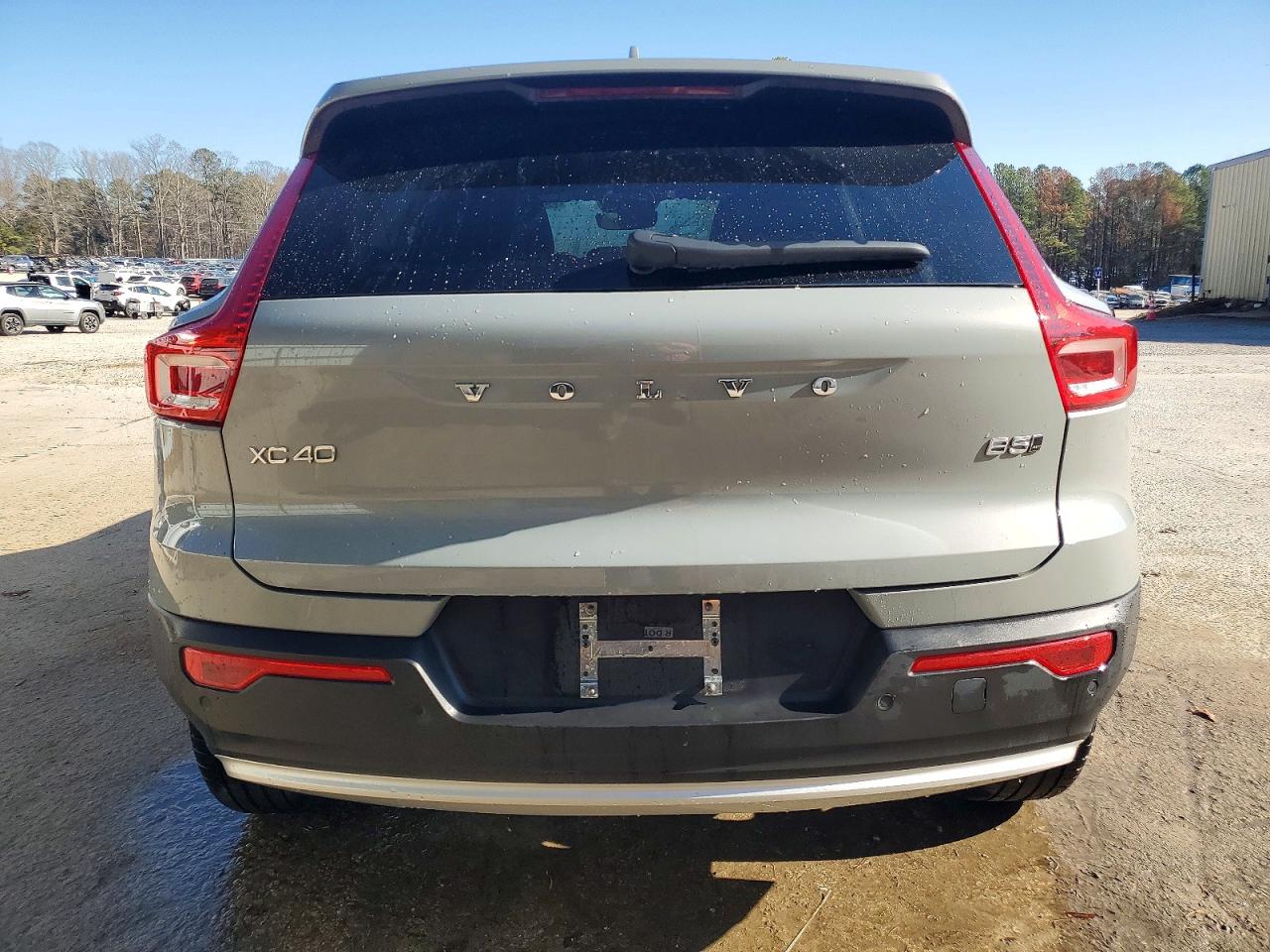 2024 VOLVO XC40 CORE photo 6