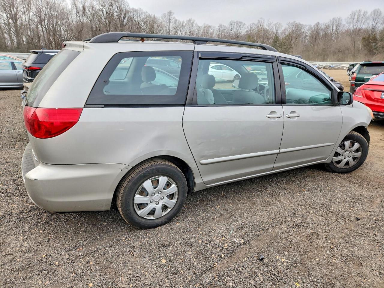 2006 TOYOTA SIENNA CE photo 3