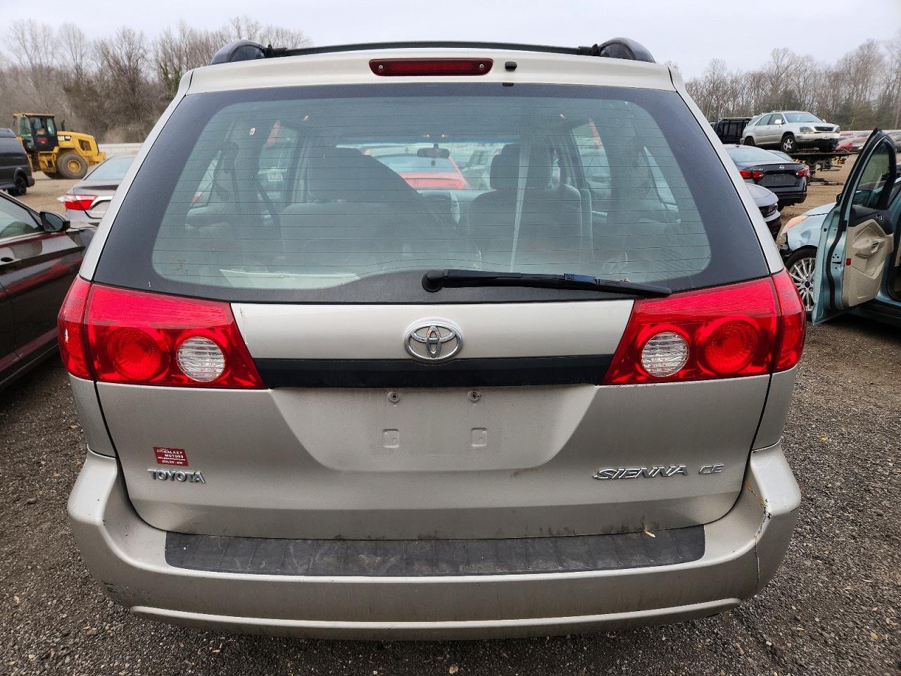2006 TOYOTA SIENNA CE photo 6