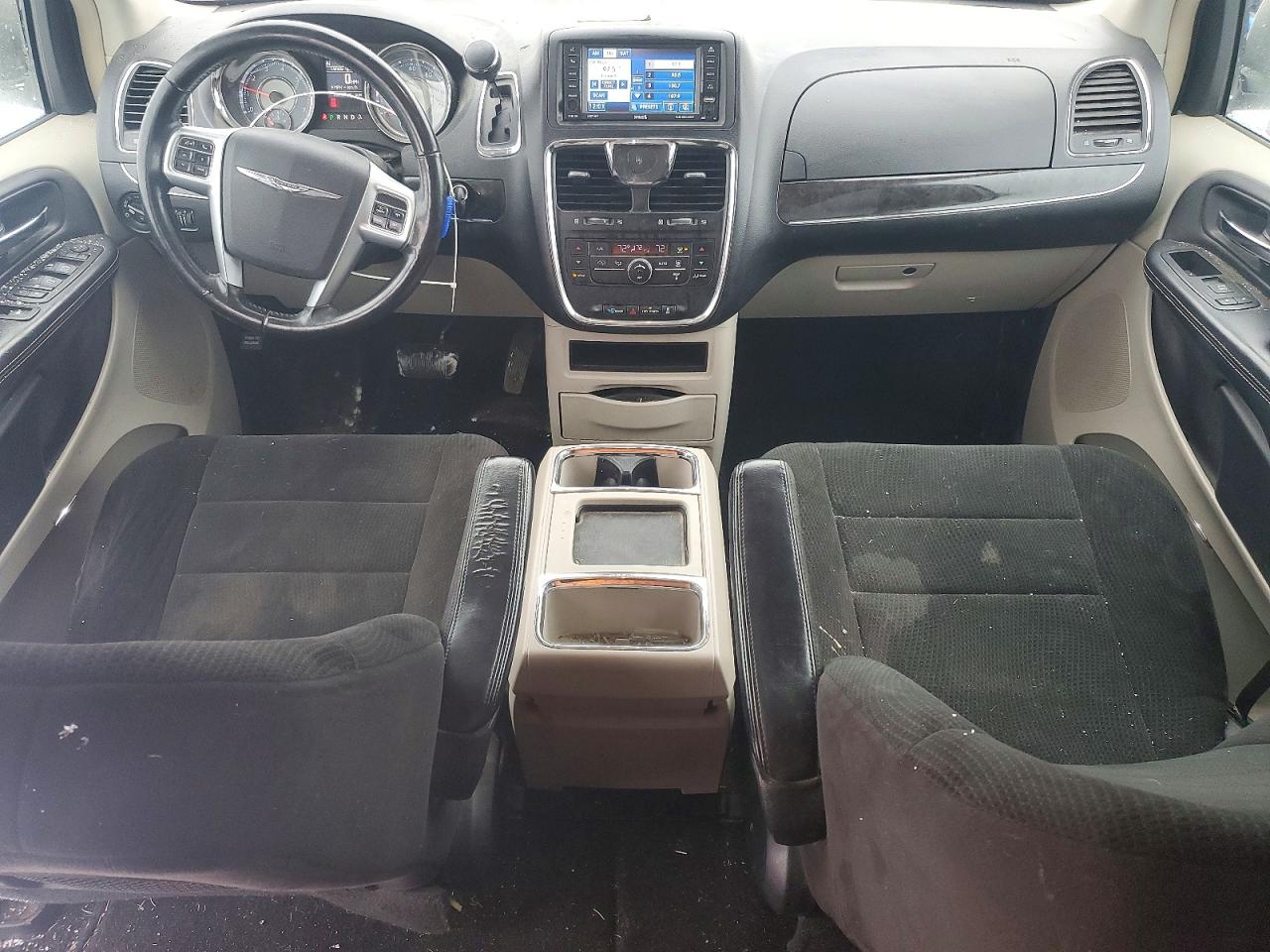 2012 CHRYSLER TOWN & COUNTRY TOURING photo 8