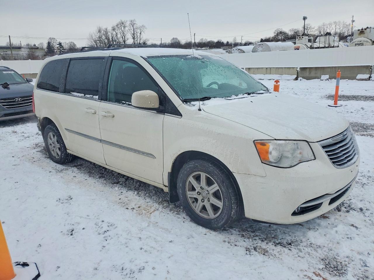 2012 CHRYSLER TOWN & COUNTRY TOURING photo 4