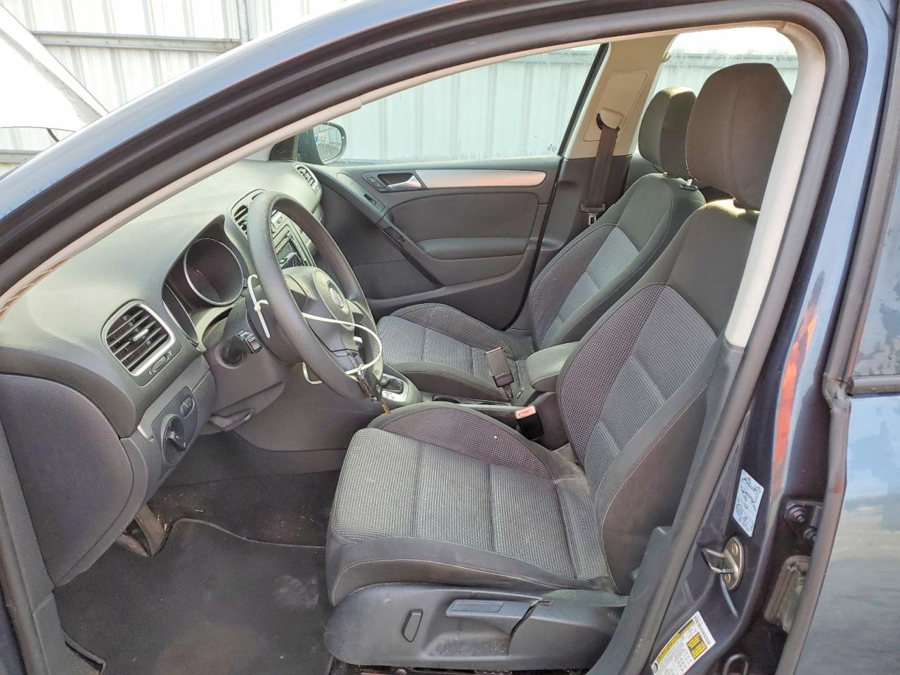 2012 VOLKSWAGEN GOLF photo 7