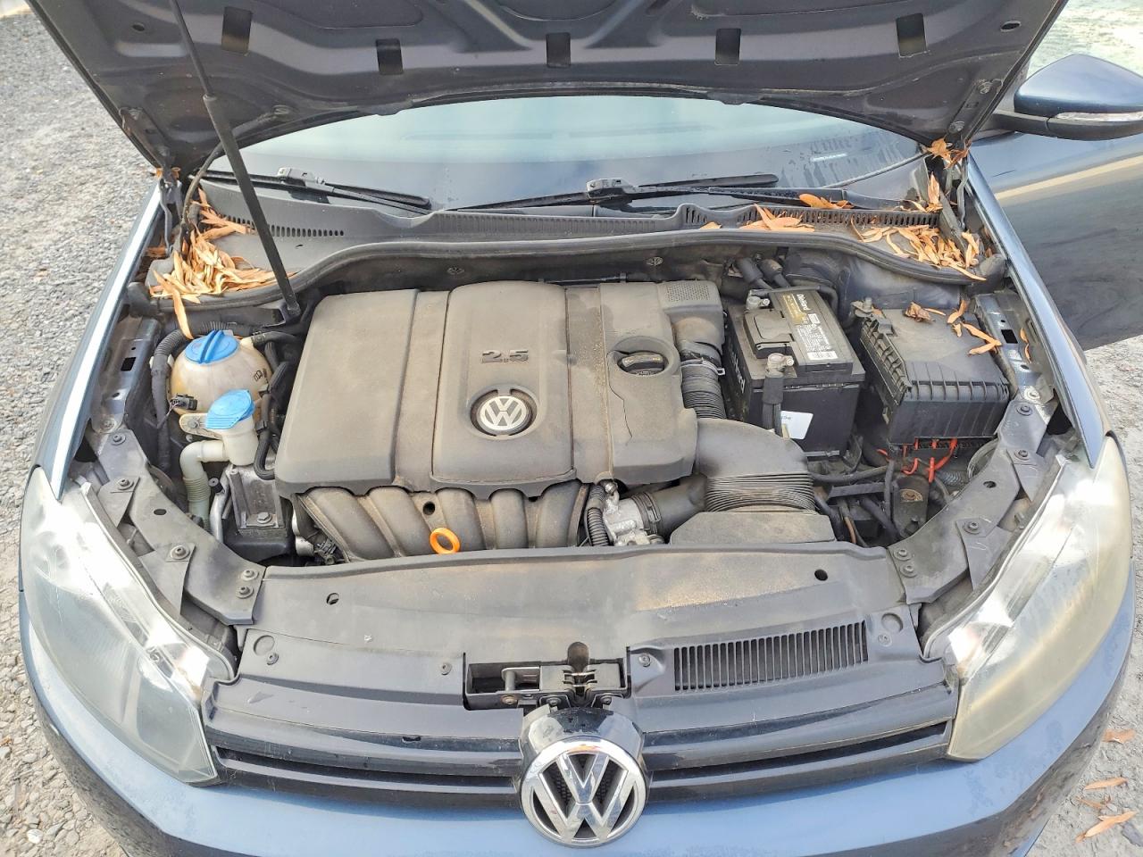 2012 VOLKSWAGEN GOLF photo 11