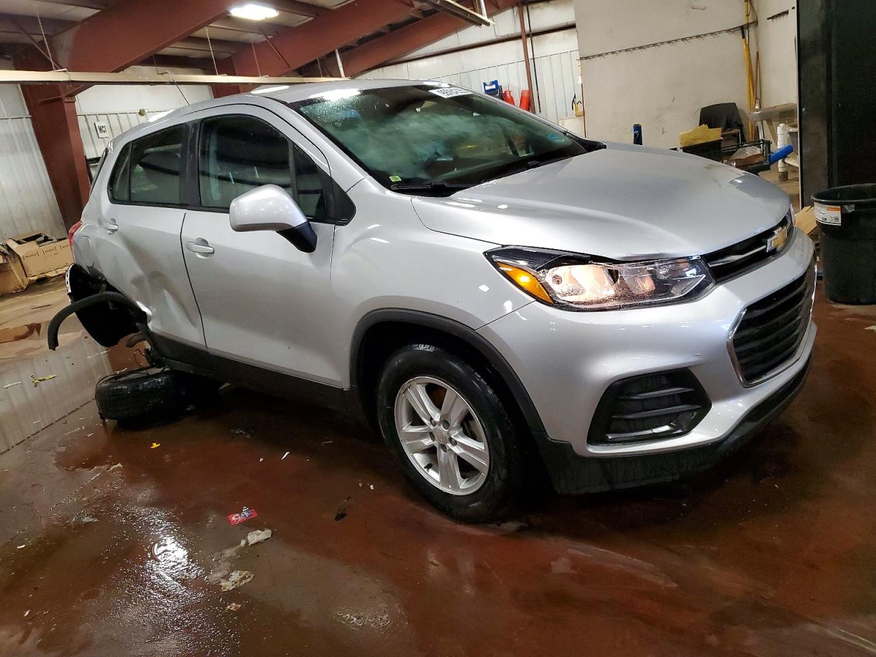 2019 CHEVROLET TRAX LS photo 4