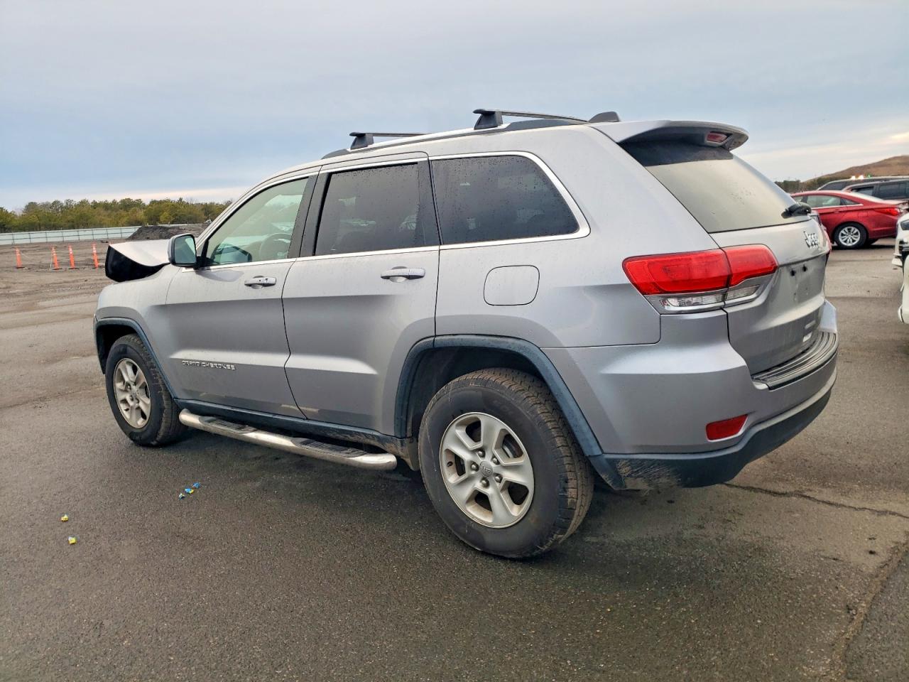2016 JEEP GRAND CHEROKEE LAREDO photo 2