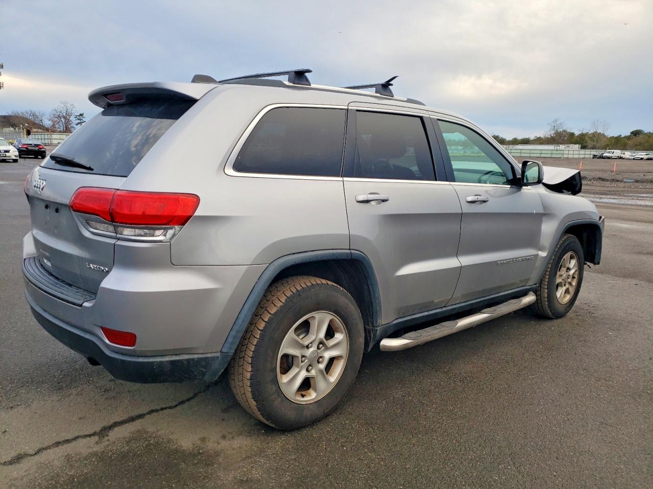 2016 JEEP GRAND CHEROKEE LAREDO photo 3