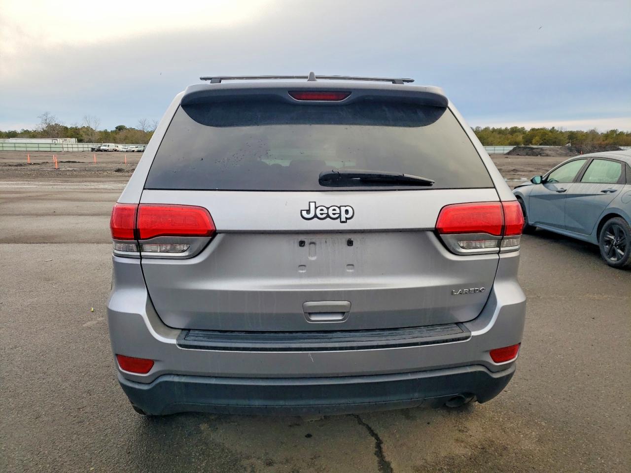 2016 JEEP GRAND CHEROKEE LAREDO photo 6