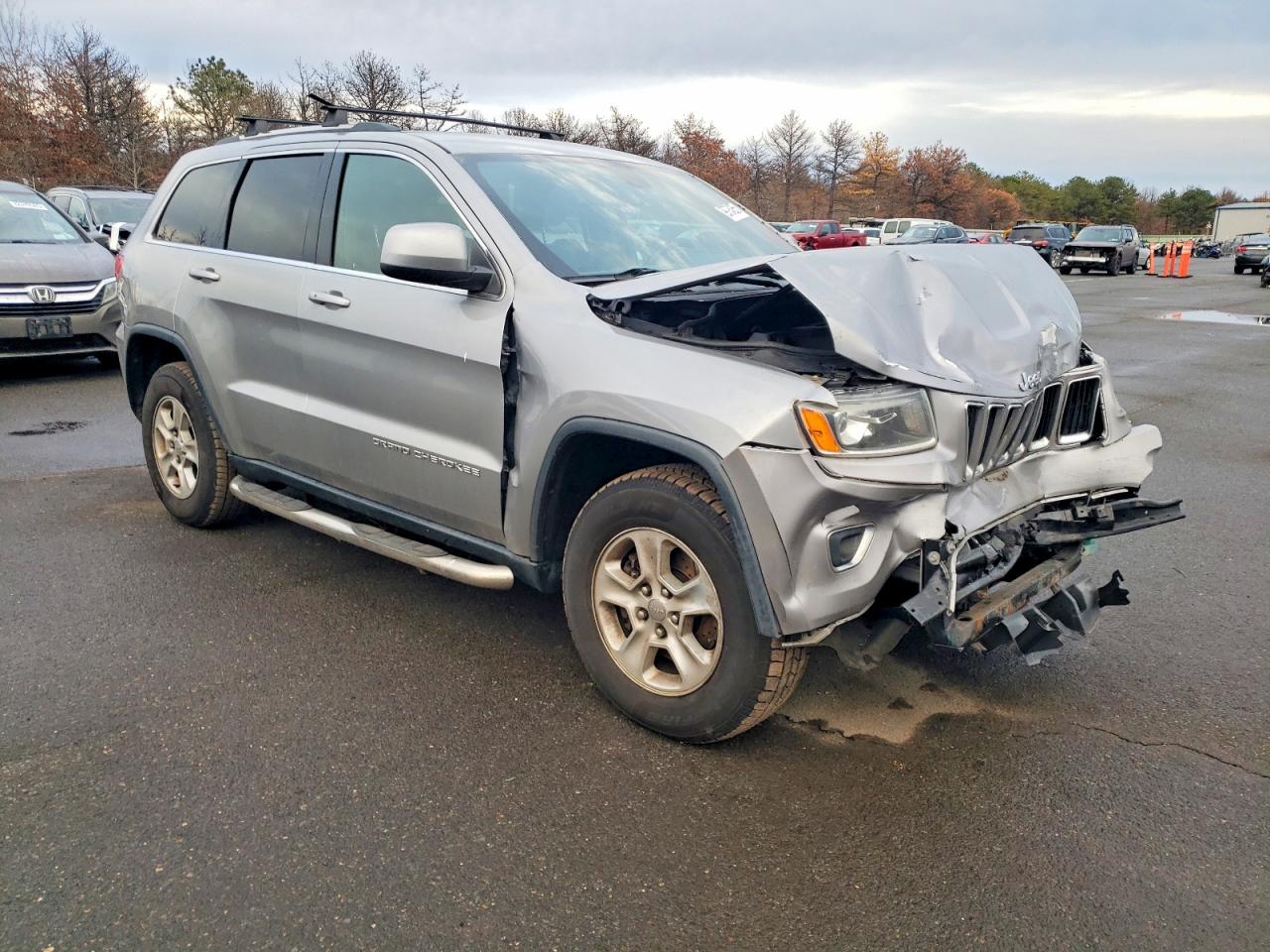 2016 JEEP GRAND CHEROKEE LAREDO photo 4