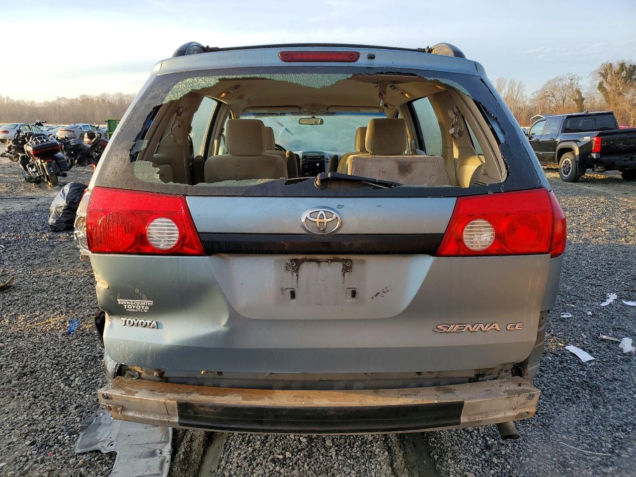 2006 TOYOTA SIENNA CE photo 6