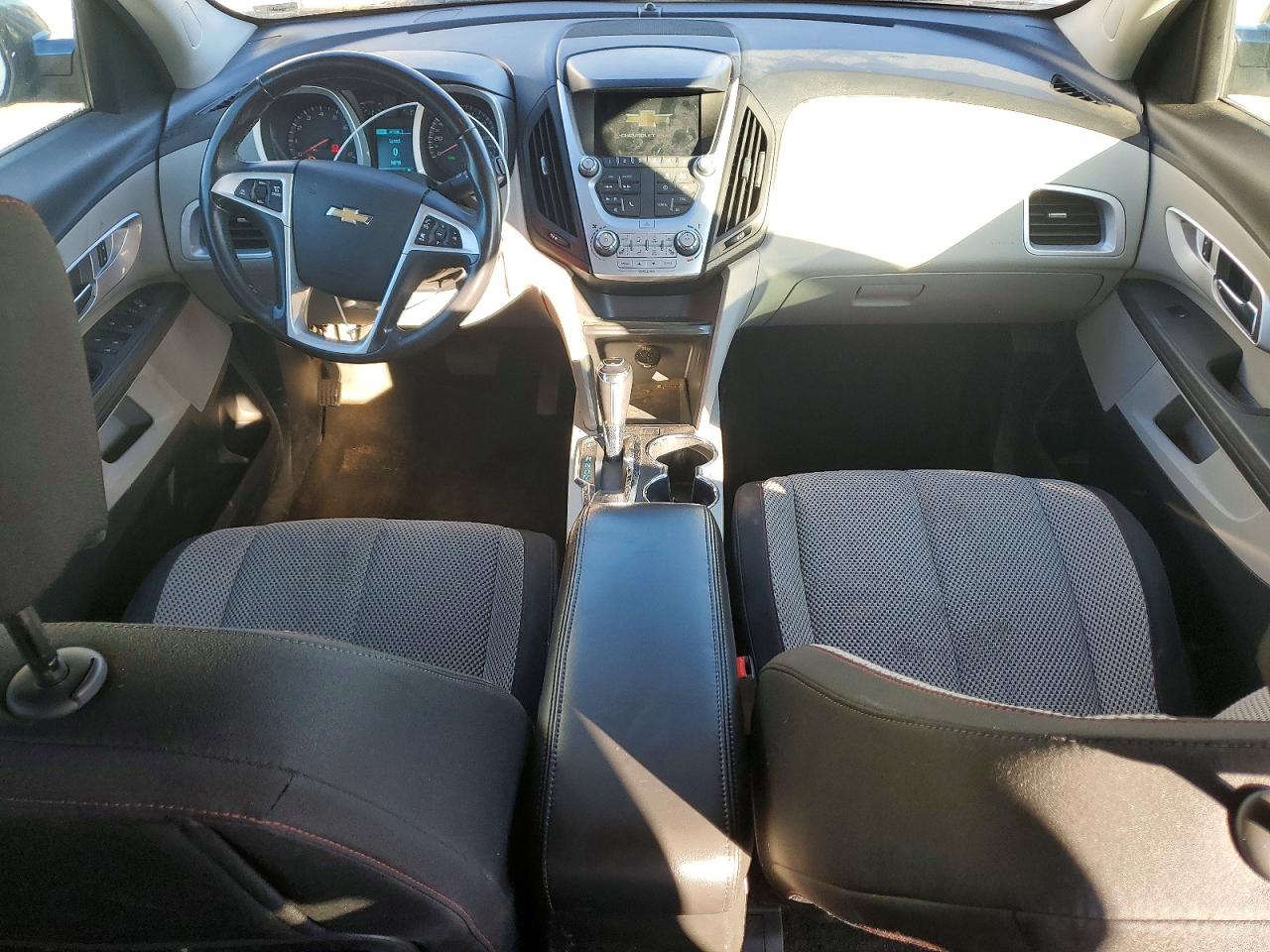 2017 CHEVROLET EQUINOX LT photo 8