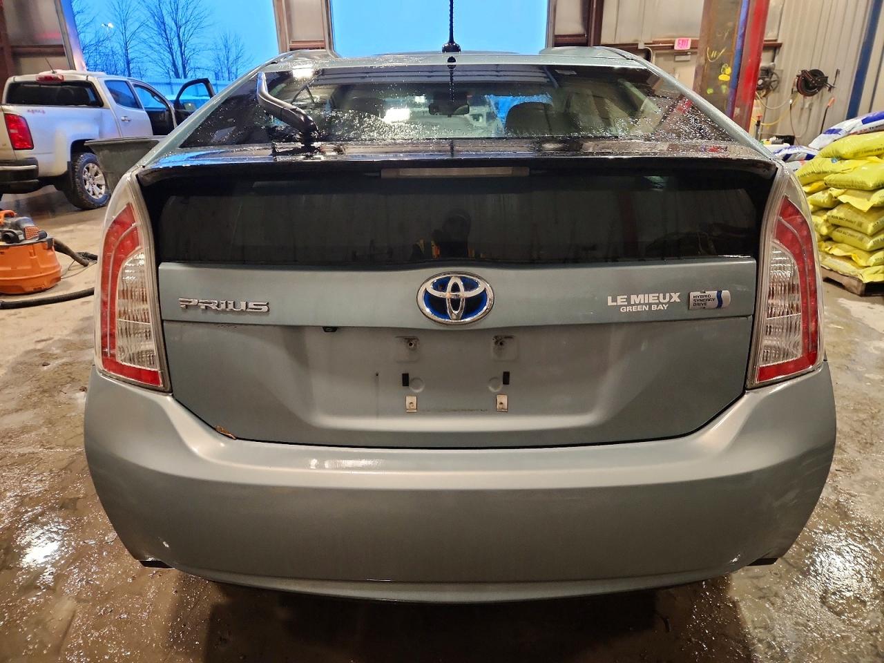 2013 TOYOTA PRIUS photo 11