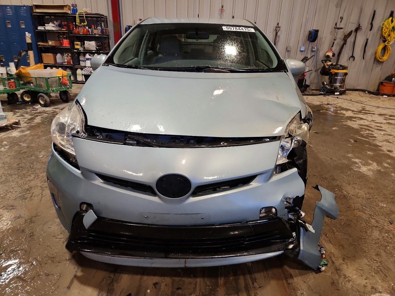 2013 TOYOTA PRIUS photo 9