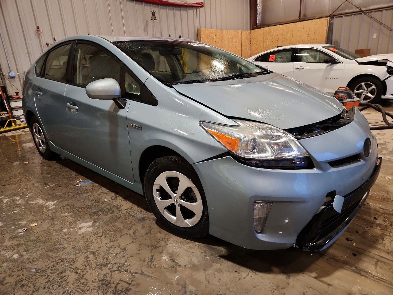 2013 TOYOTA PRIUS photo 7