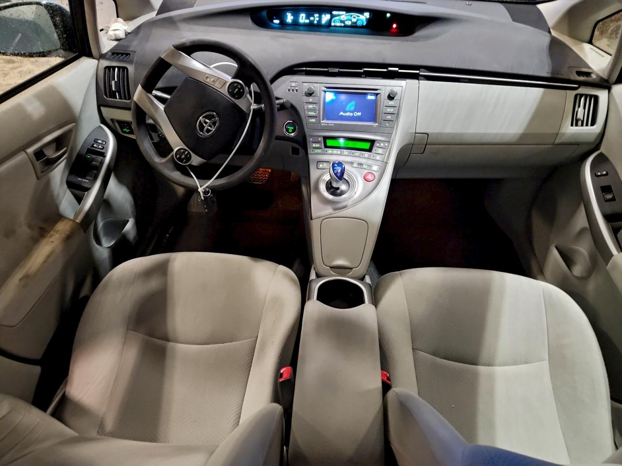 2013 TOYOTA PRIUS photo 15