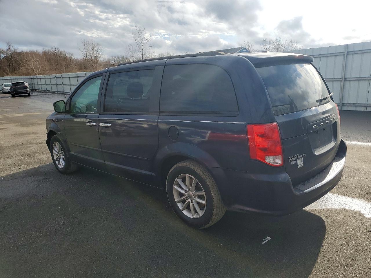 2013 DODGE GRAND CARAVAN SXT photo 2