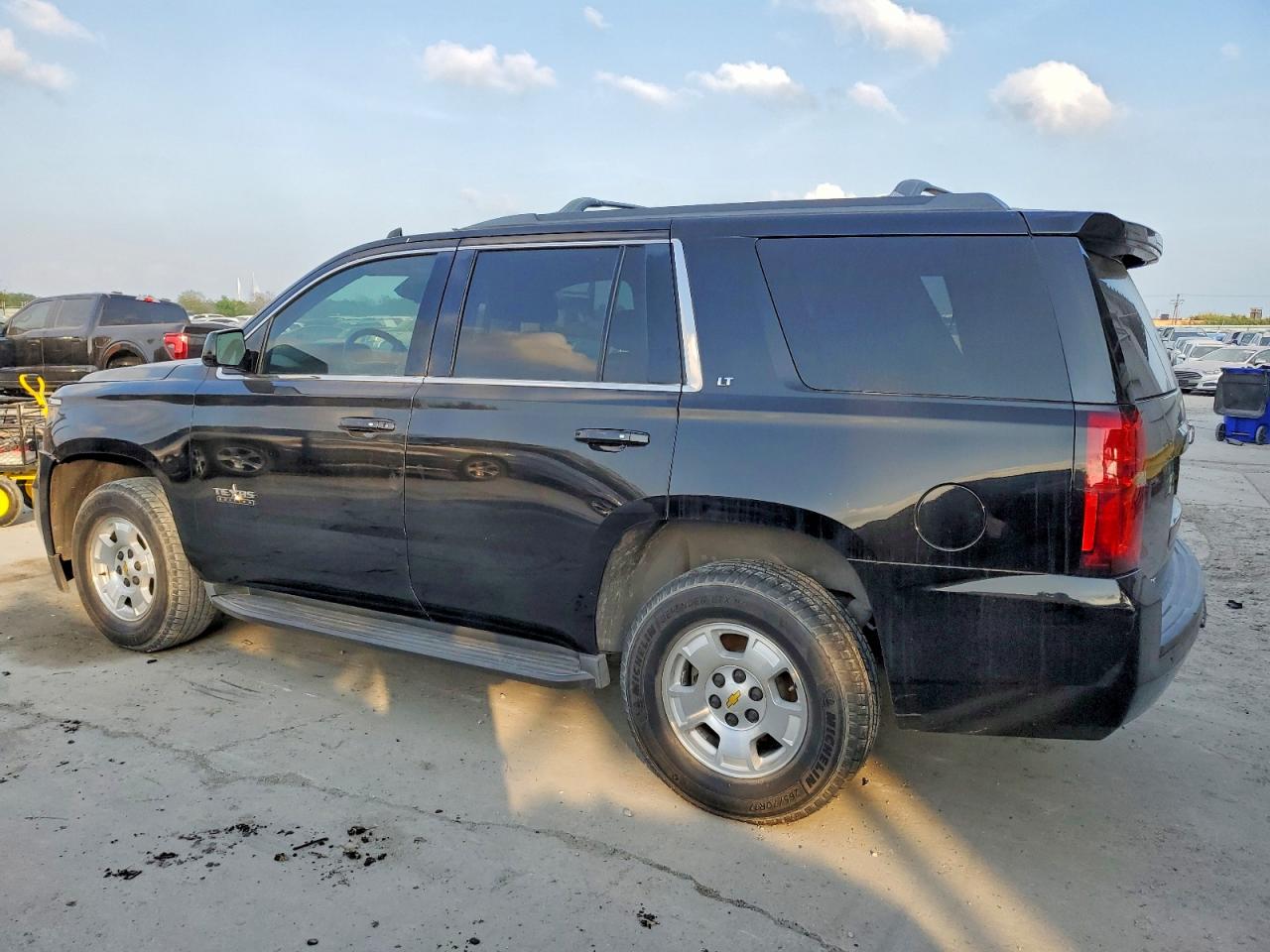 2016 CHEVROLET TAHOE C1500 LT photo 2