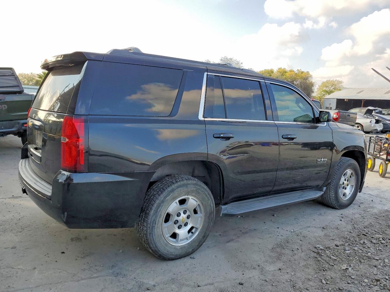 2016 CHEVROLET TAHOE C1500 LT photo 3
