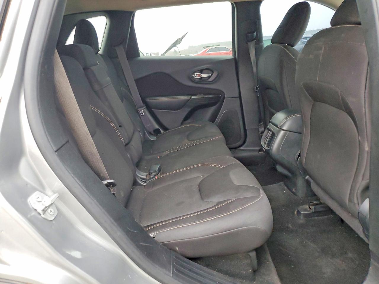 2015 JEEP CHEROKEE LATITUDE photo 11