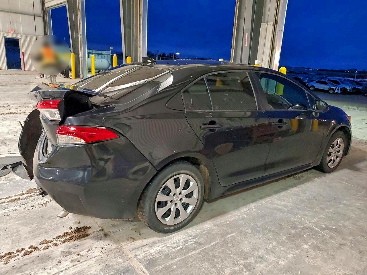 2022 TOYOTA COROLLA LE photo 3