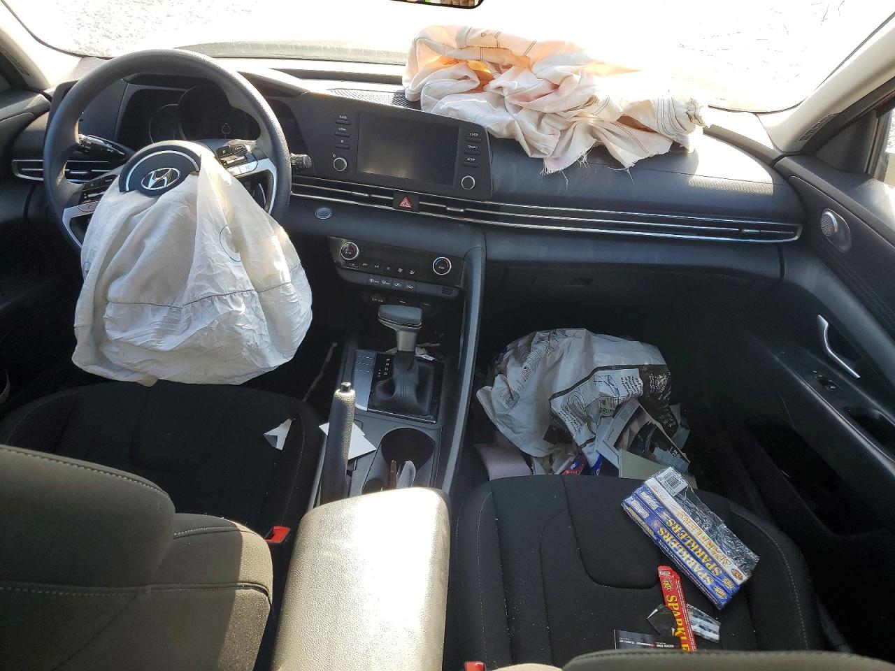 2023 HYUNDAI ELANTRA SEL photo 8