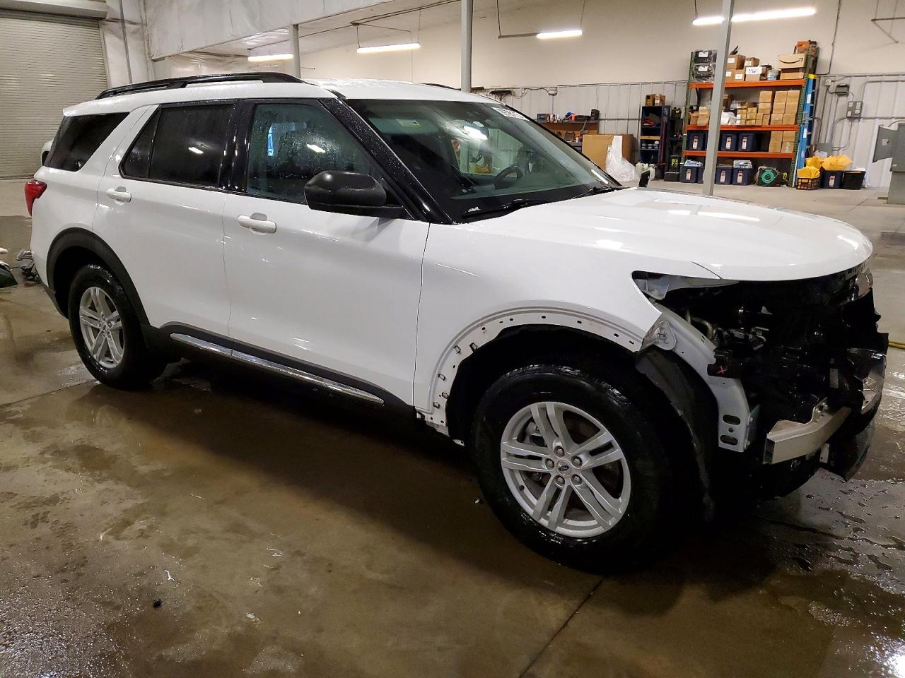2021 FORD EXPLORER XLT photo 4