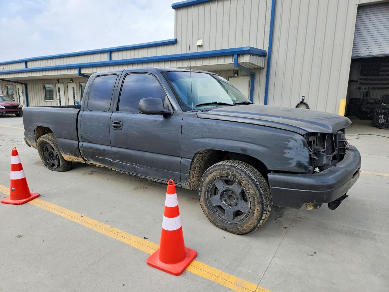 2005 CHEVROLET SILVERADO C1500 photo 4