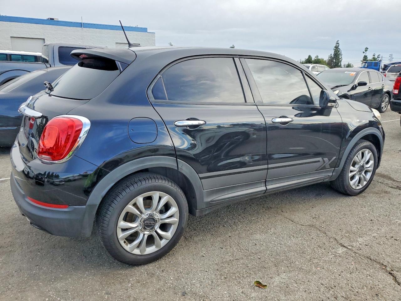 2016 FIAT 500X EASY photo 3