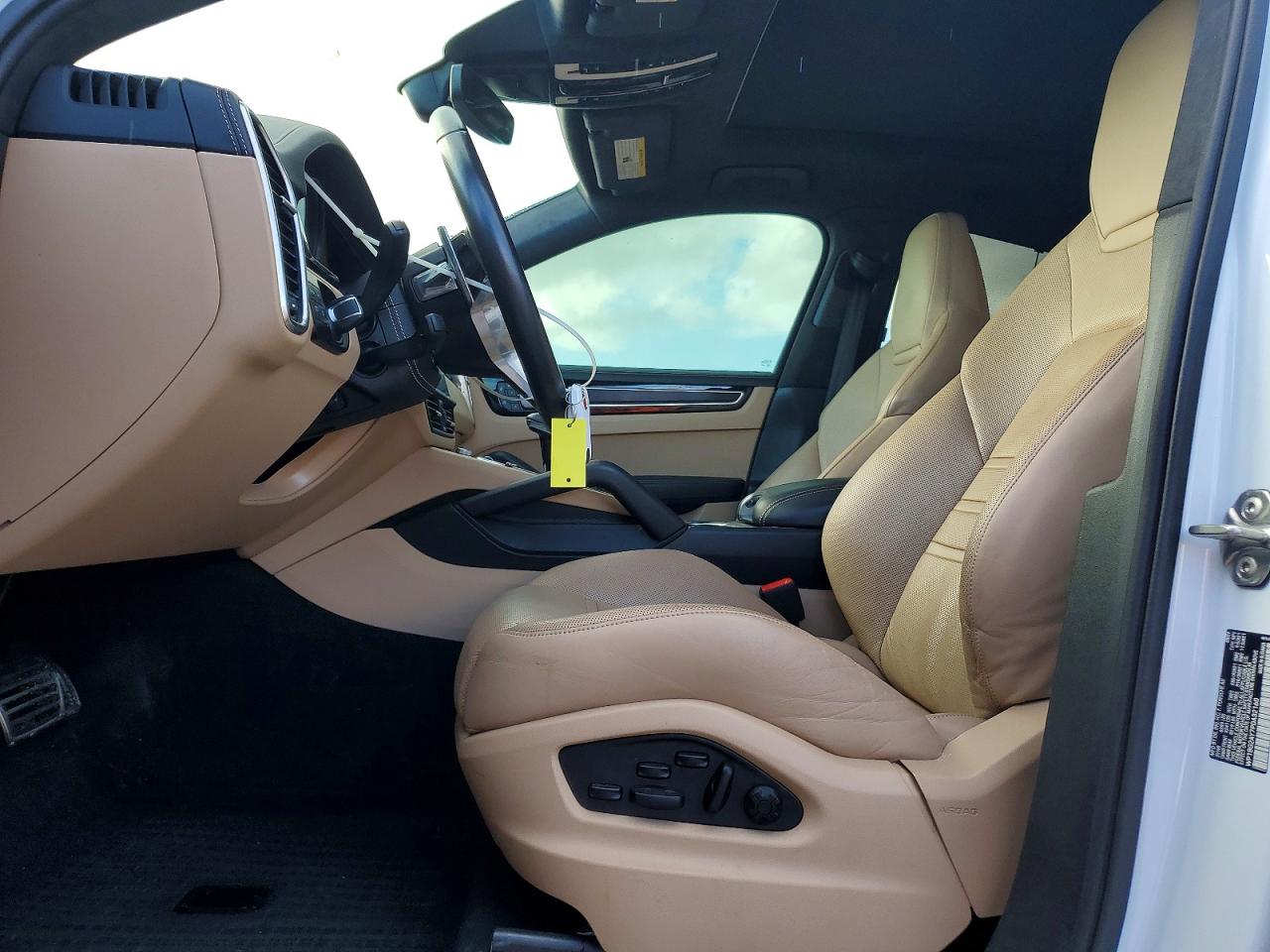 2023 PORSCHE CAYENNE GTS COUPE photo 7