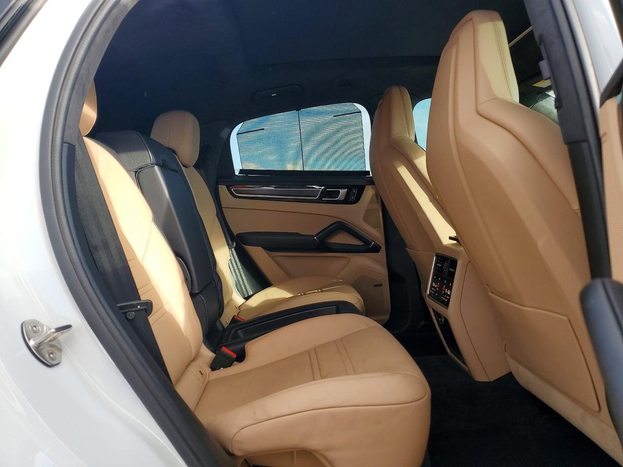 2023 PORSCHE CAYENNE GTS COUPE photo 11