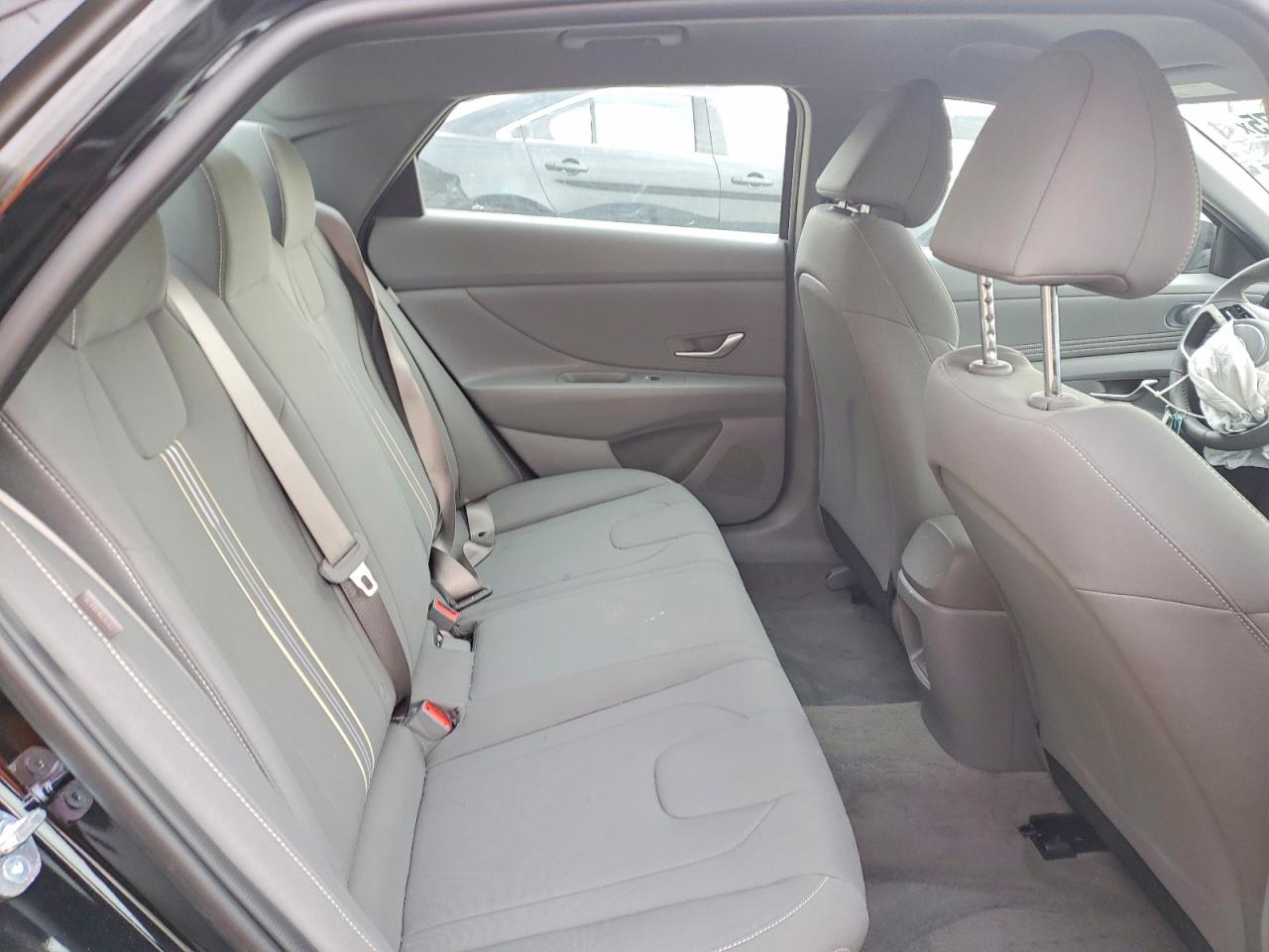 2025 HYUNDAI ELANTRA SEL SPORT photo 10