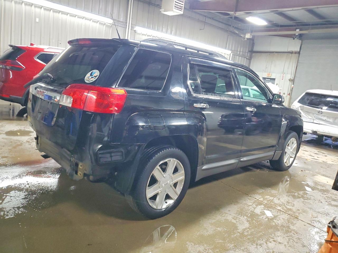 2011 GMC TERRAIN SLT photo 3