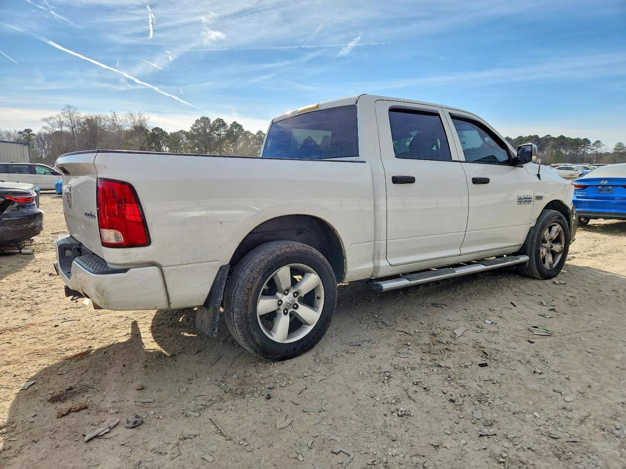 2015 RAM 1500 ST photo 3
