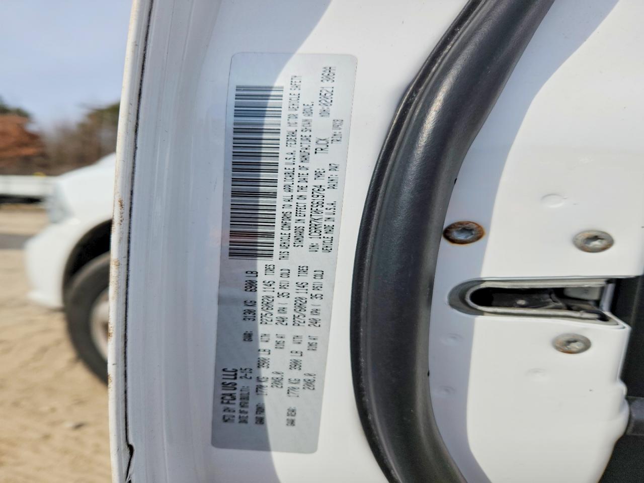 2015 RAM 1500 ST photo 12