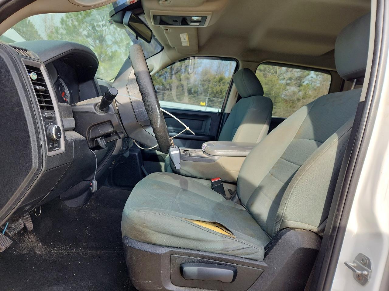 2015 RAM 1500 ST photo 7