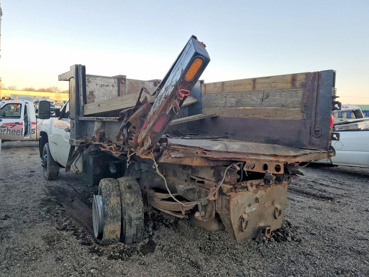 2009 CHEVROLET SILVERADO K3500 photo 2