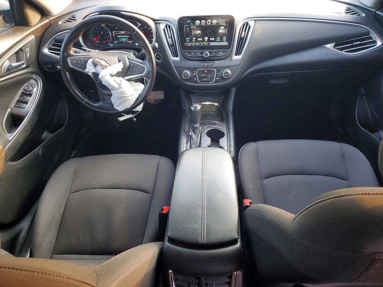 2018 CHEVROLET MALIBU LT photo 8