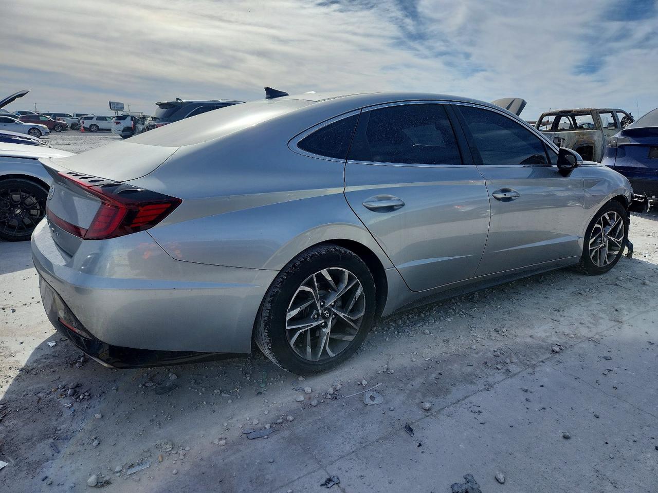 2020 HYUNDAI SONATA SEL photo 3